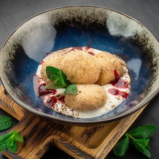 Гомбовці з вишневим кюлі