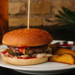 Бургер по - Українські з картоплею по-селянськи (250/100 г)