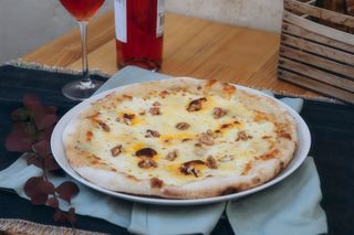 Піца П'ять сирів (440г)