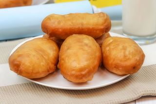 Смажений пиріжок з м'ясом 