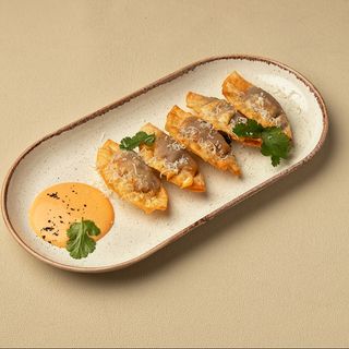 Міні-чебуреки болоньєзе