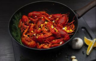 Раки середні тушковані з кукурудзою (1000г)