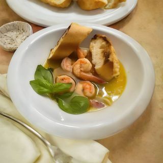 Хвости тигрової по-португальськи з базиліком (340г)