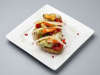 Брускети з креветками та мусом із авокадо (150 г)