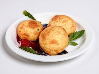 Сирники з вишнею (150/60г)