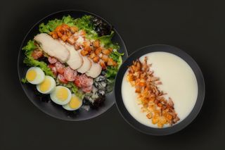 Великий "Цезар" з куркою + крем-суп