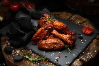 Курячі крильця у кисло-солодкому
соусі з чилі   (300/50г)