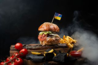 Бургер Beef - Camamber (400/150г) + пиво Кроненбург жб  б/а в подарунок