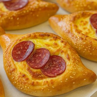 Міні-аджарський з салямі