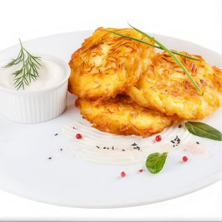 Картопляні деруни з часниковим соусом(200/30/30)