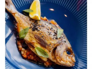 Запечена дорадо з томатною сальсою