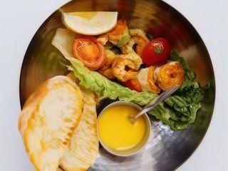 Тигрові креветки гриль з часниковим соусом