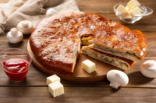 Пиріг з курочкою, грибами та сиром Моцарела (830г)