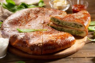 Пиріг з сиром Сулугуні та шпинатом (830г)