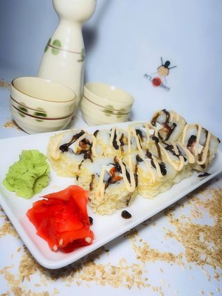 Теплі роли з вугром (245g)