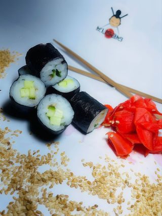 Макі роли з огірком (105g)