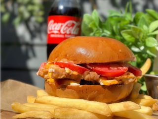 Бургер "Спайсі Кранч" (картопля фрі+напій)