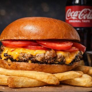 Бурбон бургер (картопля фрі + напій)(370/120/30гр)