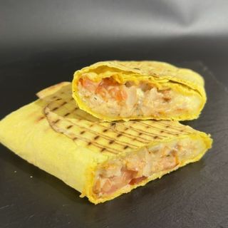 Сулугуні у лаваші з куркою