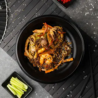 Локшина яєчна WOK з морепродуктами