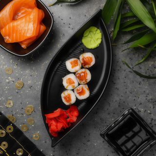 Макі з лососем