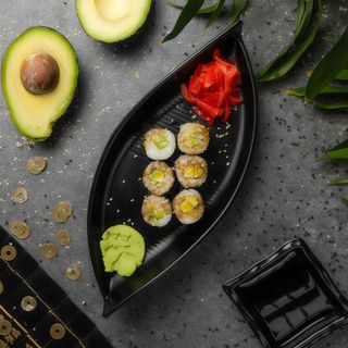 Макі з авокадо