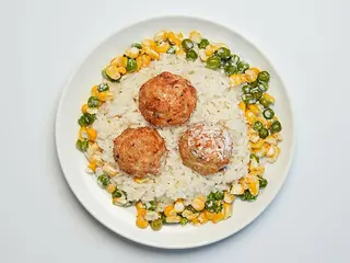 КРОКЕТИ КУРЯЧІ З РИСОМ ТА ОВОЧАМИ