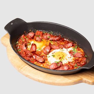 Шакшука з сосисками та овочами (240/20г)