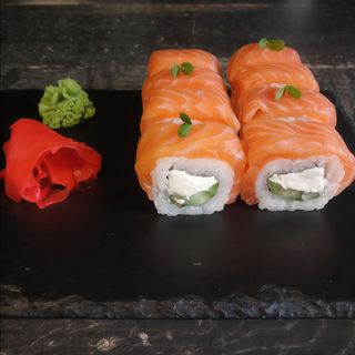 Філадельфія з лососем LUX (365г)