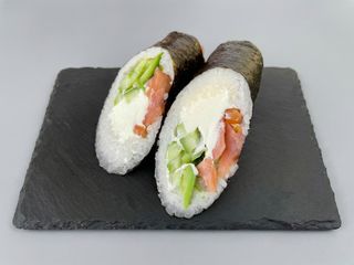Сушірітто з копченим лососем (275г)