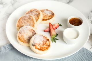 Матусіни сирники зі сметаною (150/50г)