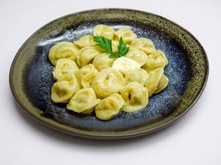 Пельмені домашні "Смачний дует"з фірмовим соусом (250г)