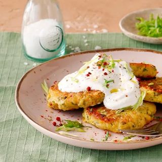 Картопляні деруни з часниковим соусом(200/30/30)