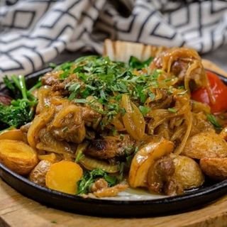 Пательня з куркою 