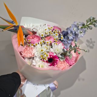 Букет квітів "Стреліція"