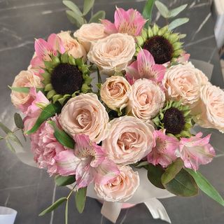 Квіти в кошику "Весняний вайб"