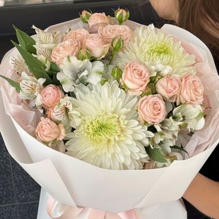 Букет квітів "Августіна"