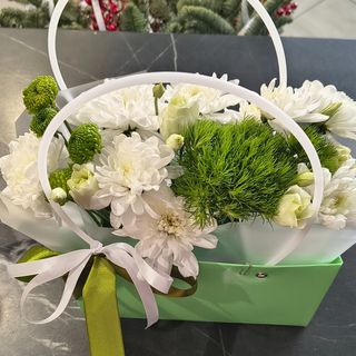 Квіти в кошику "Грін"