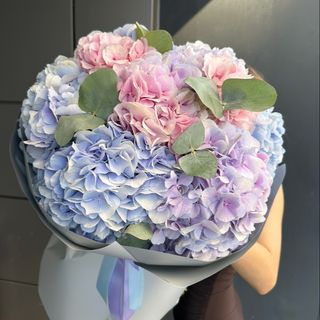 Букет гортензій з евкаліптом 