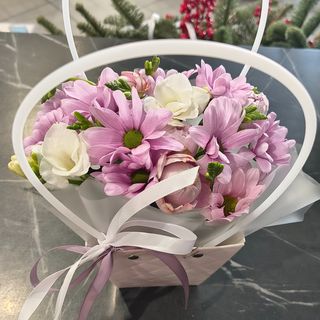 Квіти в кошику "Лілова казка"