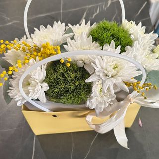 Квіти в кошику "Сонячна"