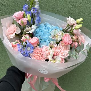 Букет квітів «Дельфініум»