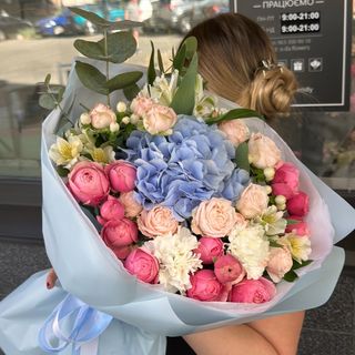 Букет квітів «Неперевершений»