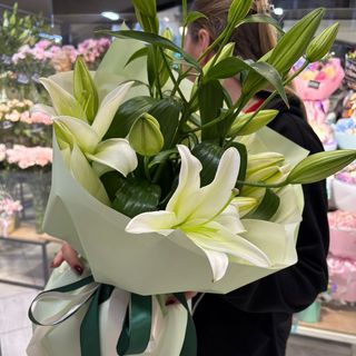 Букет квітів "3 лілії "