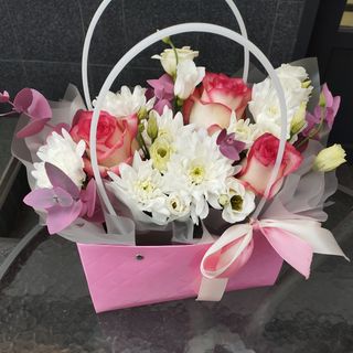 Квіти в кошику "Jumilia "