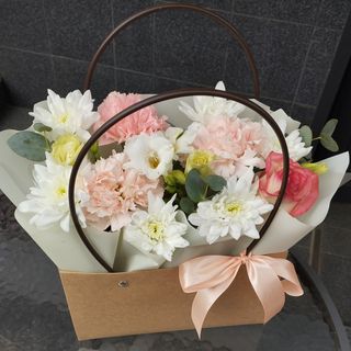 Квіти в кошику "Ніжні"