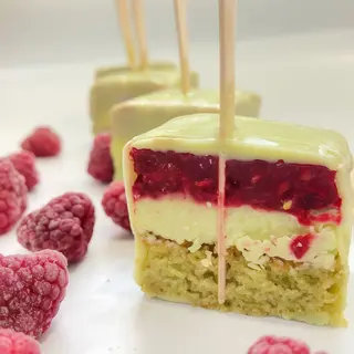 Малина-фісташка