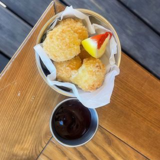 Моцарела фрі зі смородиновим соусом (190г)