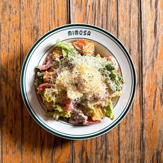 Салат із смаженим курчам (400г)