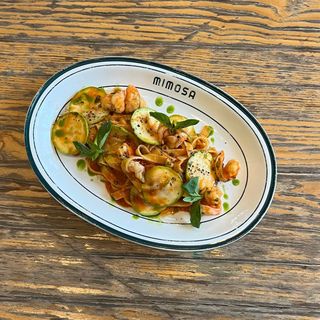 Паста Фетучіні з креветками та томатами (340г)